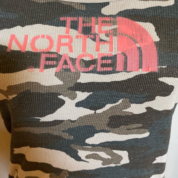 North Face camo tank. Size medium - Picture 3 of 5